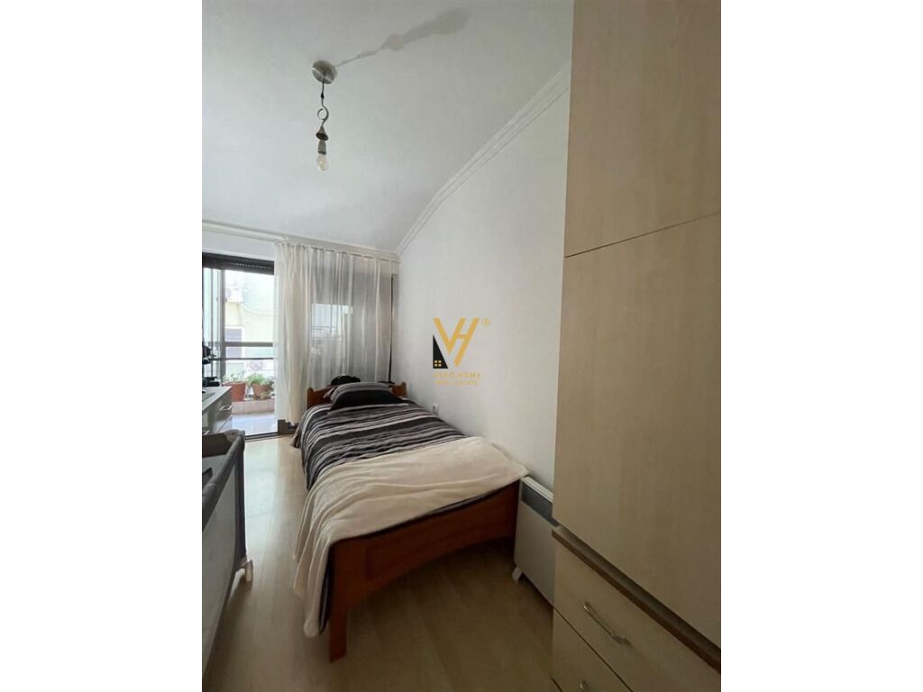 Jepet Apartament 2+1+ballkon me qera te Ish Blloku 112 m2 3