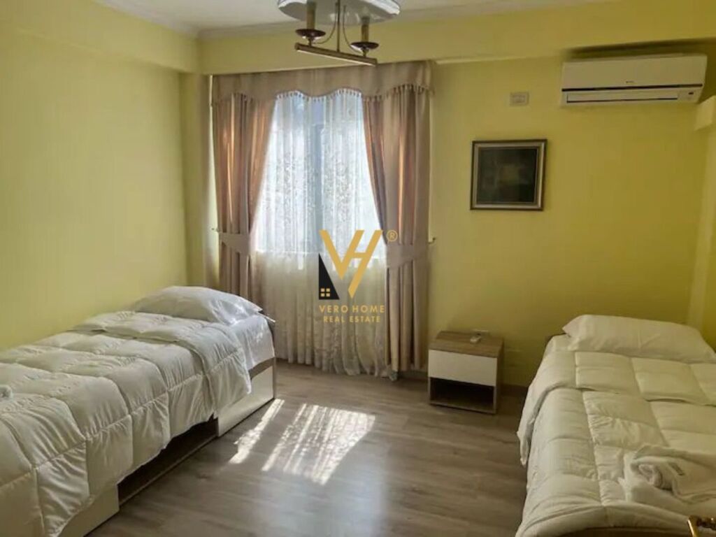 Jepet Apartament 3+1+2+ballkon me qera te Stacioni i Trenit 150 m2 4