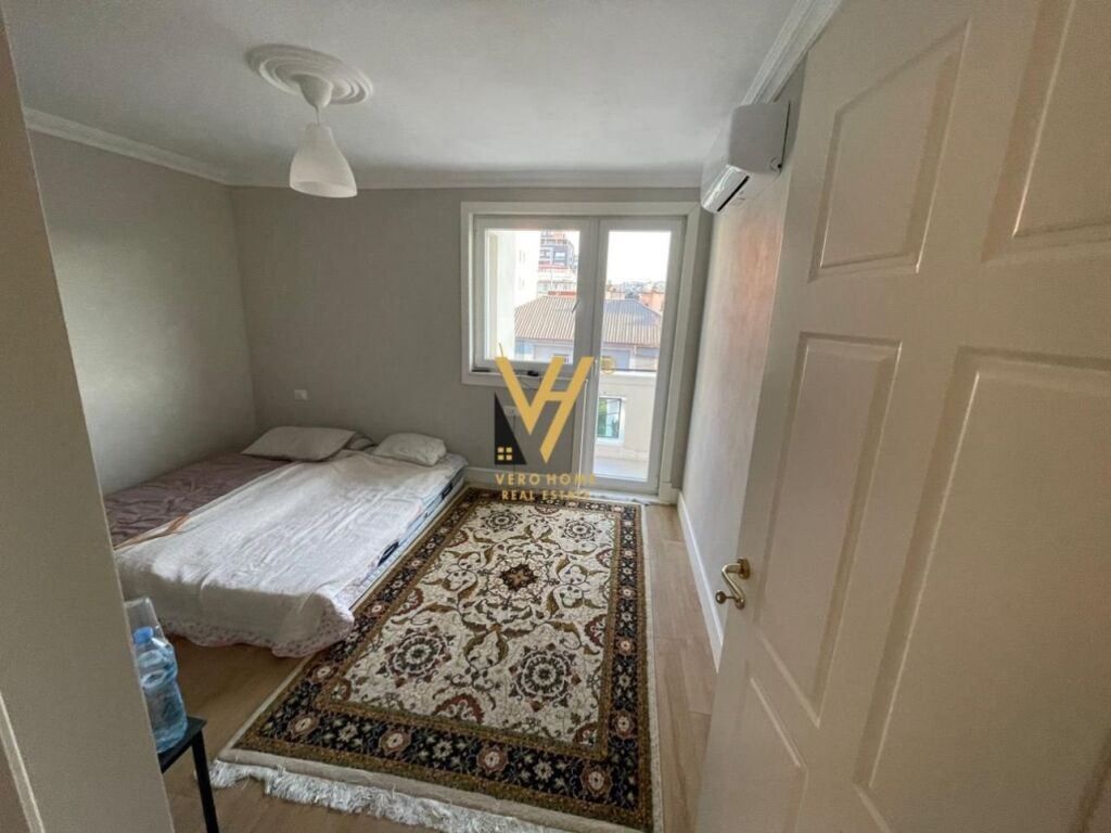 Shitet Apartament 2+1+ballkon ne Bllok 100 m2 3