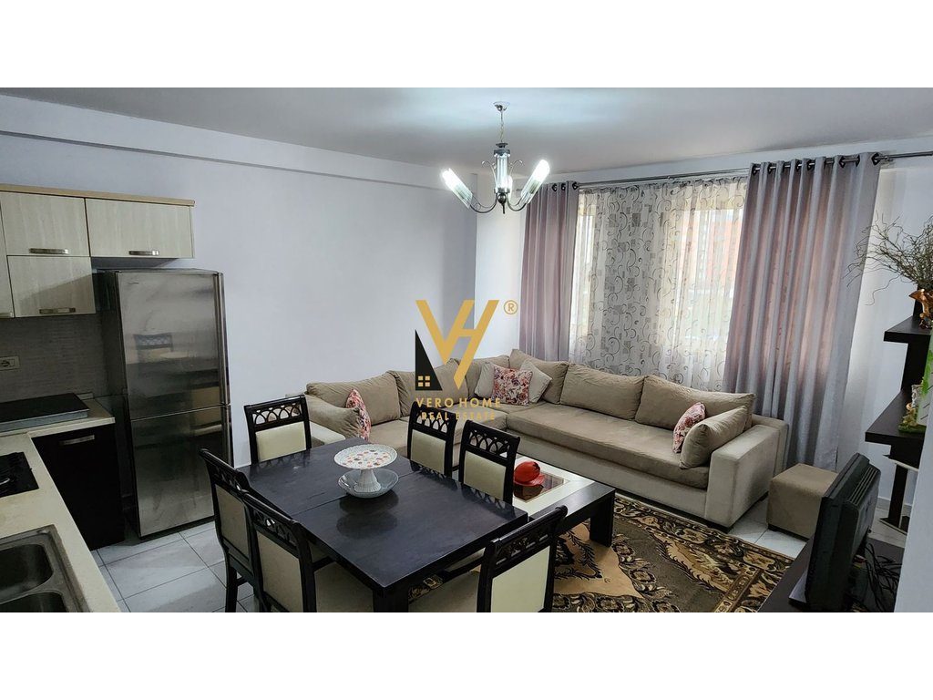 JEPET APARTAMENT 2+1+2 ME QERA NE YZBERISHT 42.000 LEKE