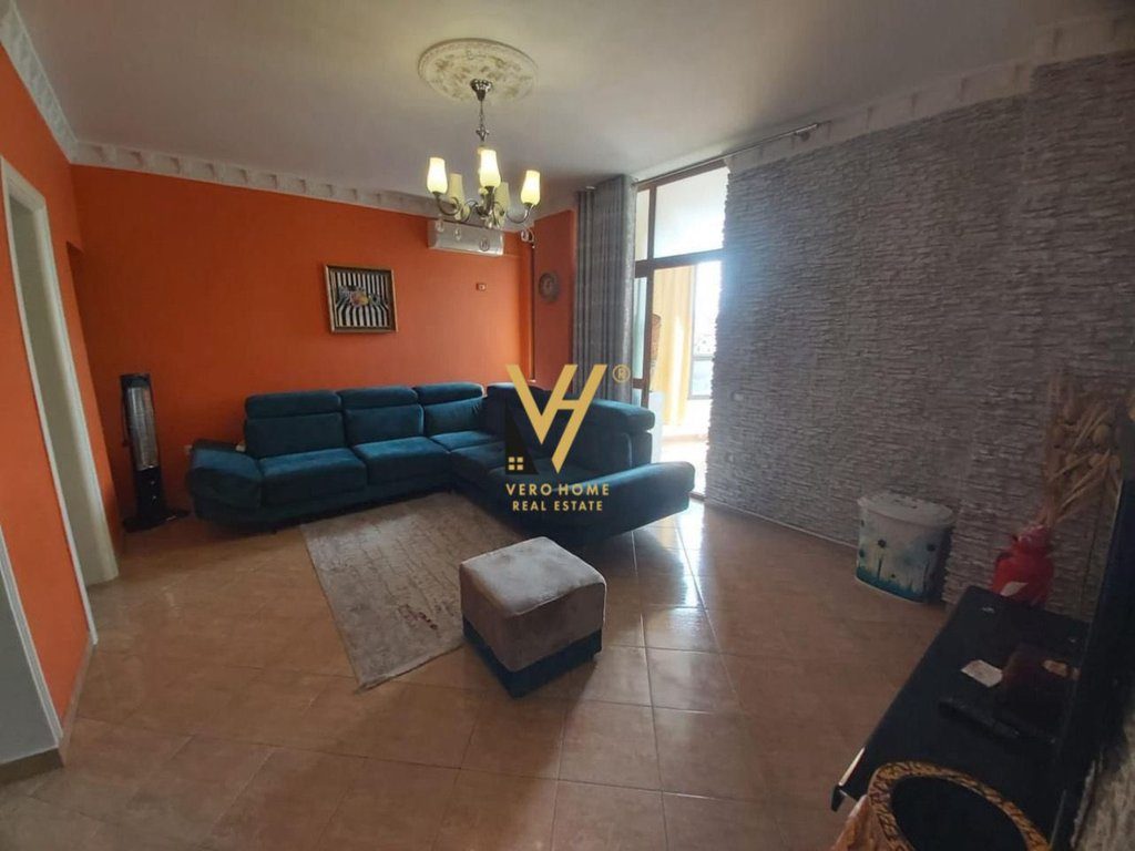 JEPET APARTAMENT 2+1+BLK ME QIRA TE ISH TREGU ELEKTRIK 55.000 LEKE