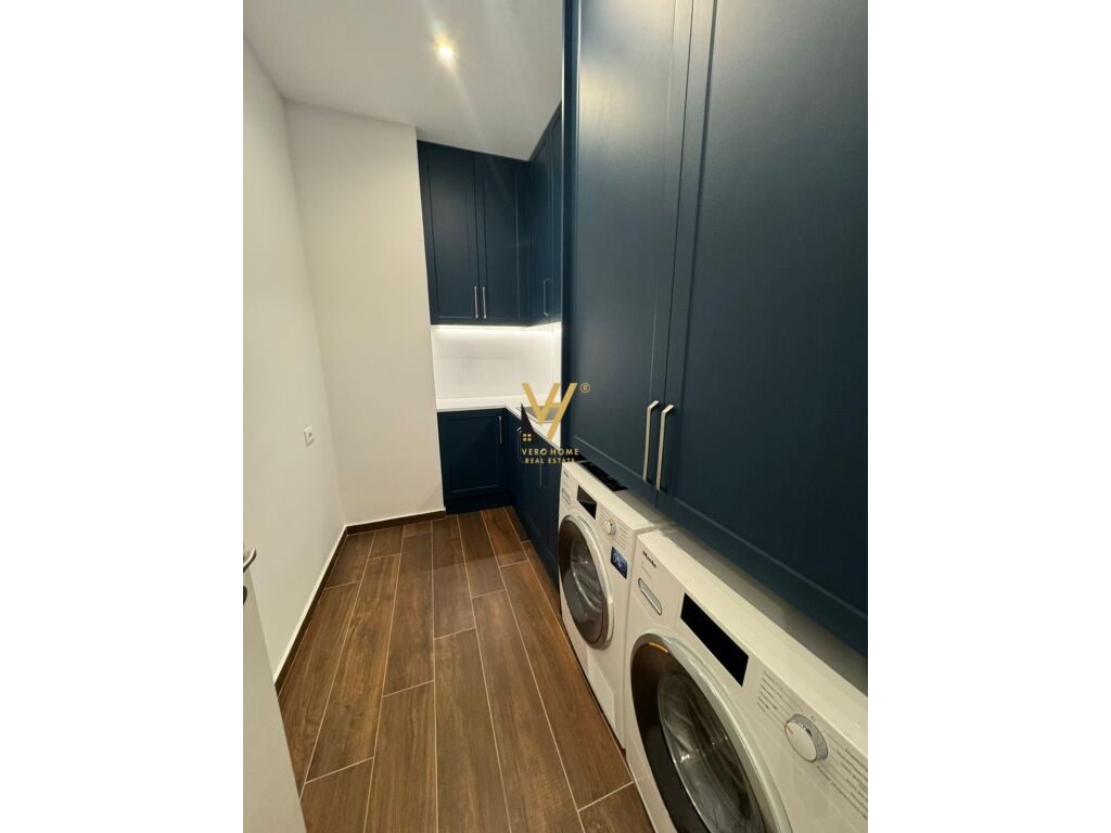 Jepet Apartament 3+1+2+post parkimi me qera te Rruga e Kavajes , Kompleksi Garden Building 130 m2 2