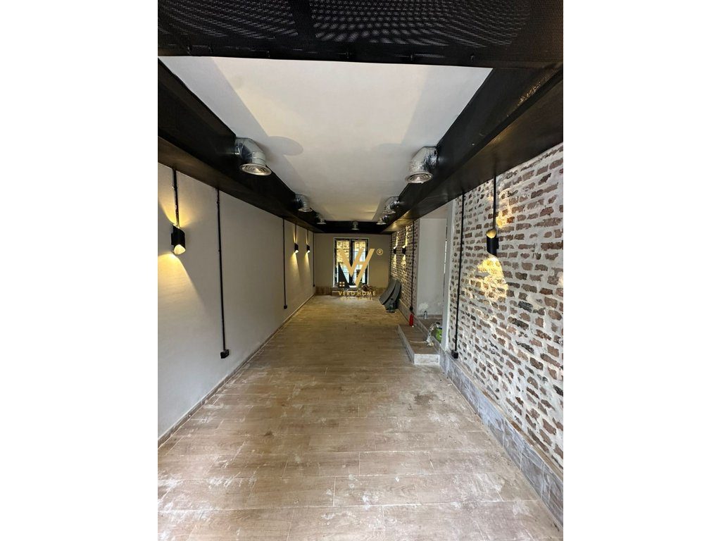 JEPET AMBIENT BIZNESI 86 M2 ME QERA NE VASIL SHANTO 100.000 LEKE