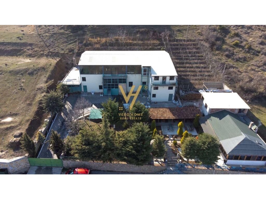Shitet truall ne Pogradec afer liqenit 1057 m2
