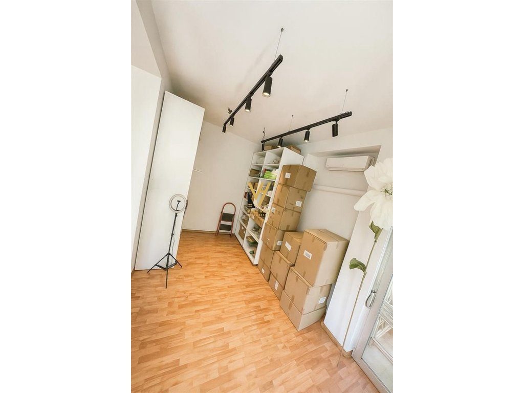 JEPET ZYRE 70 M2 ME QERA TE RR.VASO PASHA, BLLOK 800 EURO 2