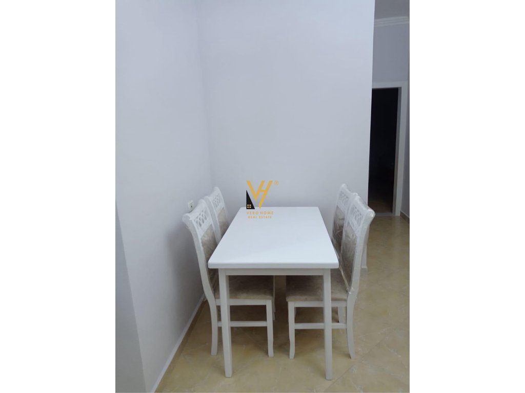 JEPET APARTAMENT 2+1+BLK ME QERA NE PORCELAN 52.000 LEKE 3