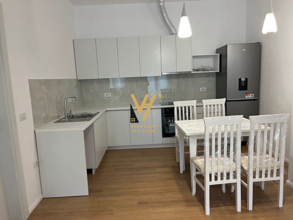 JEPET APARTAMENT 1+1 ME QERA NE ALI DEM 45.000 LEKE 2