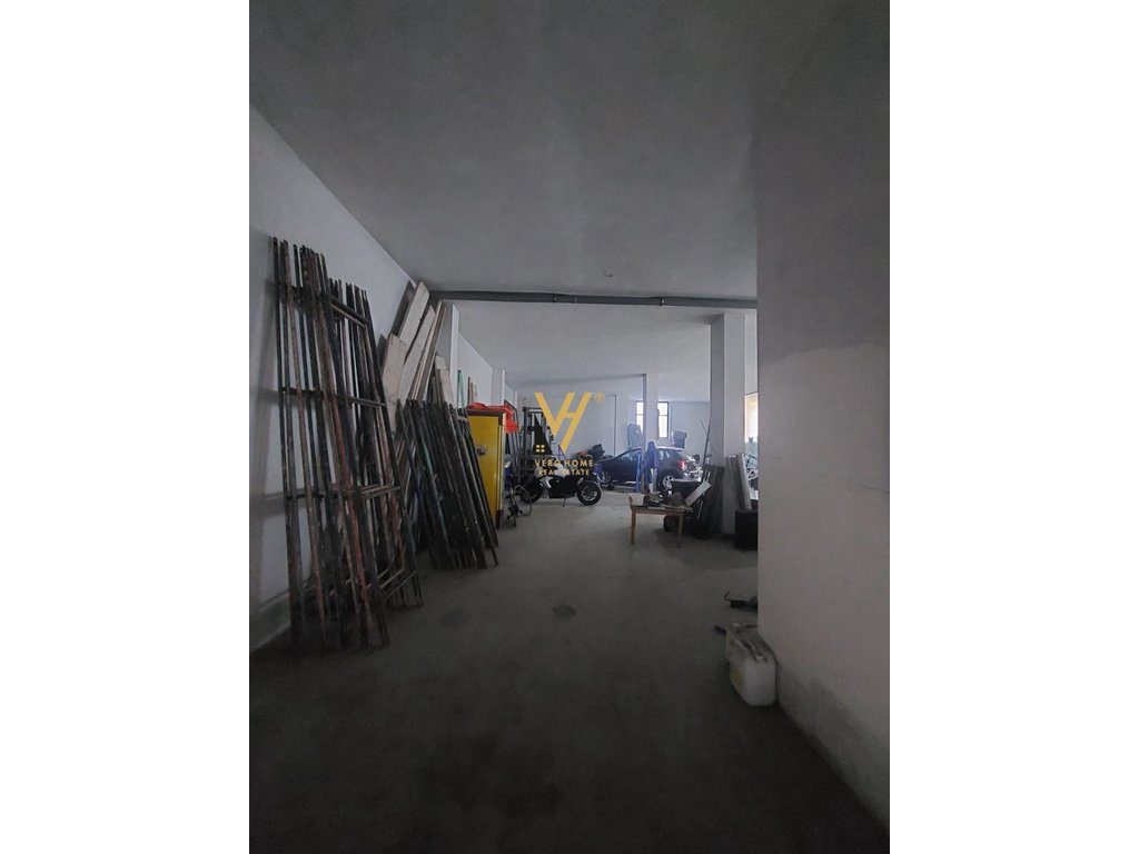 JEPET MAGAZINE 180 M2 ME QERA TEK ISH FUSHA AVIACIONIT 1.200 EURO 1