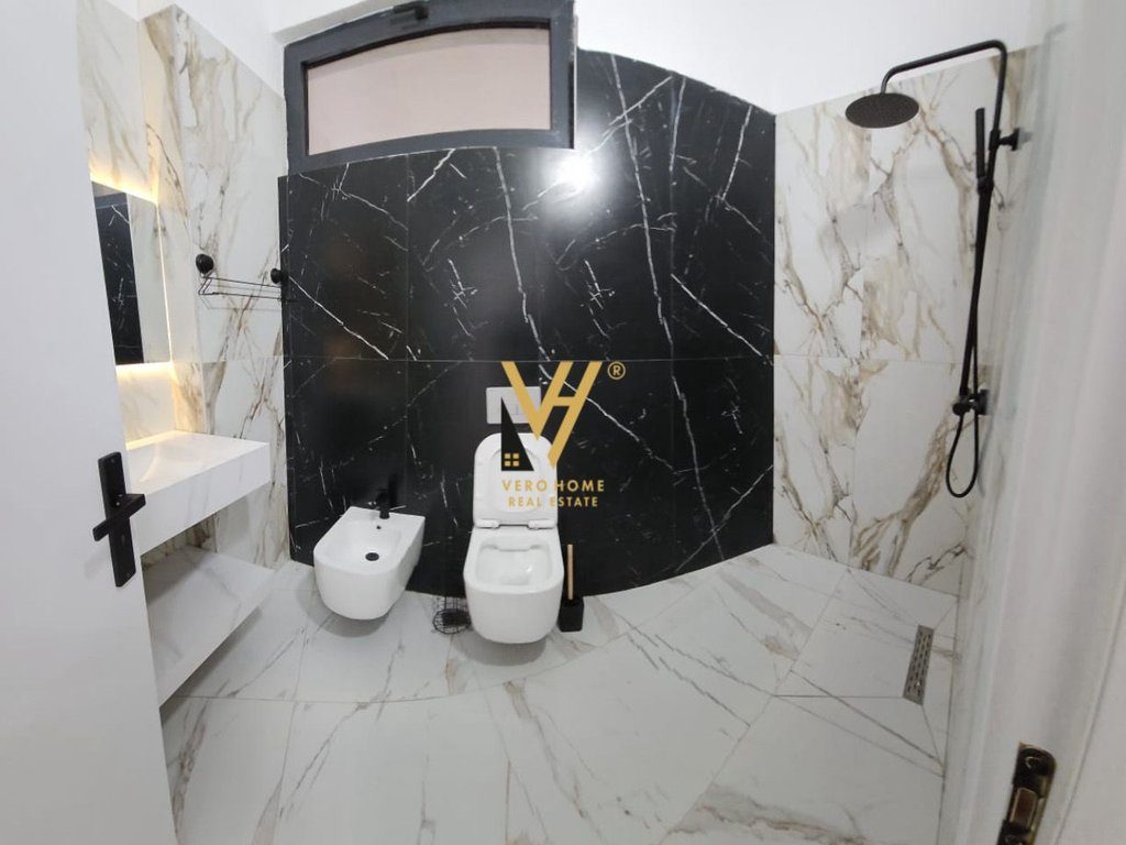 JEPET ZYRE DUPLEX 130 M2 ME QERA TE RR.TEFTA TASHKO 1.000 EURO 4