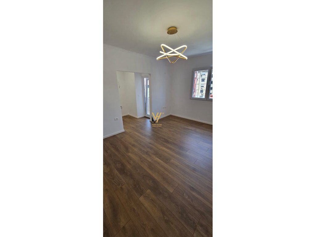 SHITET APARTAMENT 1+1+BLK TEK RRUGA NDRE MJEDA 140.000 EURO 3