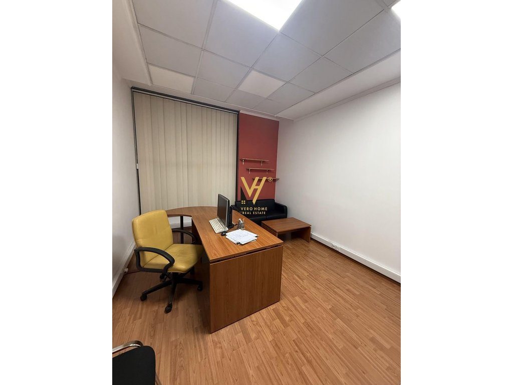 JEPET ZYRE 60 M2 ME QERA TE RRUGA E ELBASANIT 1.200 EURO
