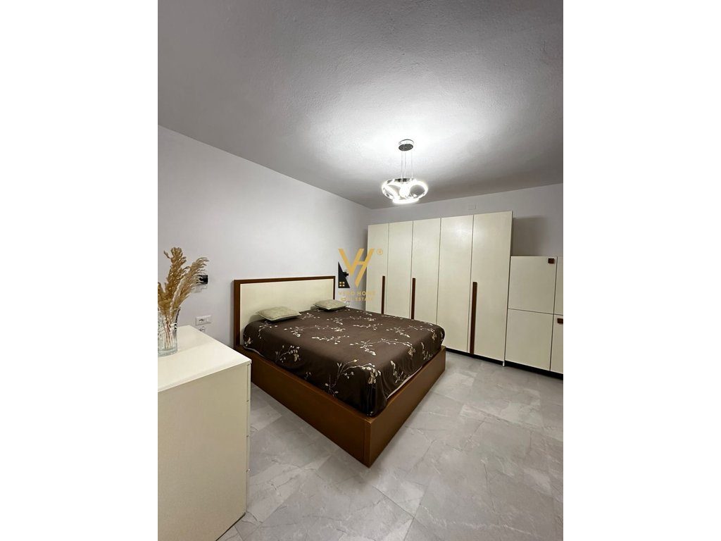 JEPET SHTEPI-DUPLEX 2+1 TE STACIONI I TRENIT 700 EURO 4
