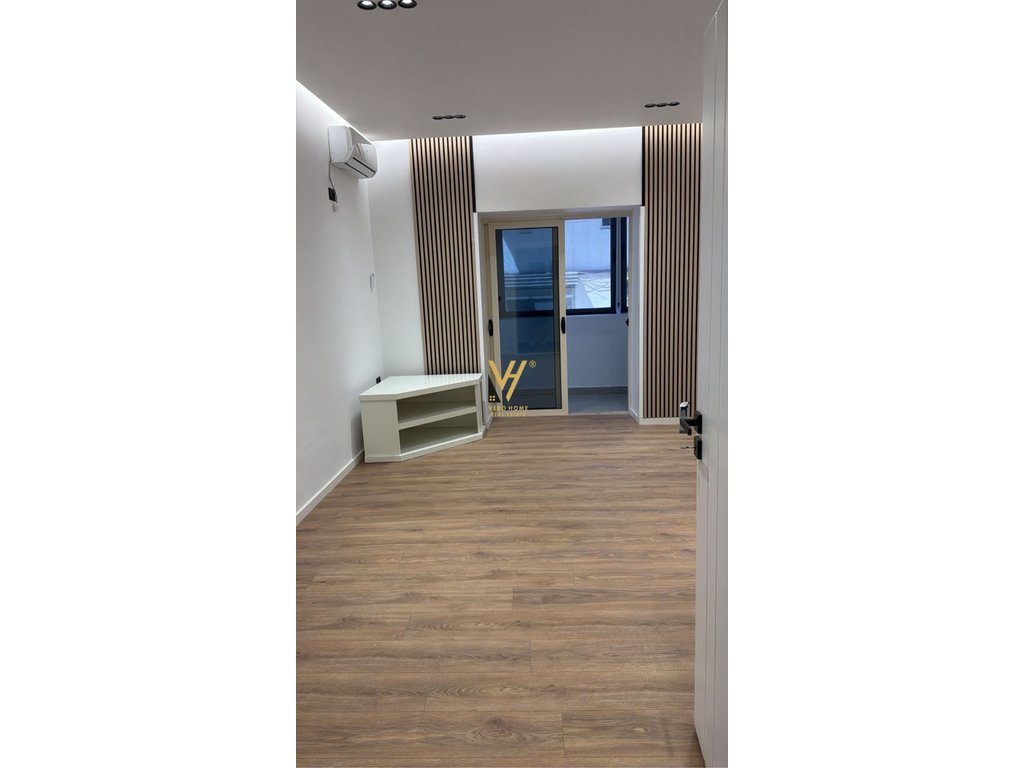 JEPET ZYRE 60 M2 ME QIRA TE KOMUNA E PARISIT 55.000 LEKE 2