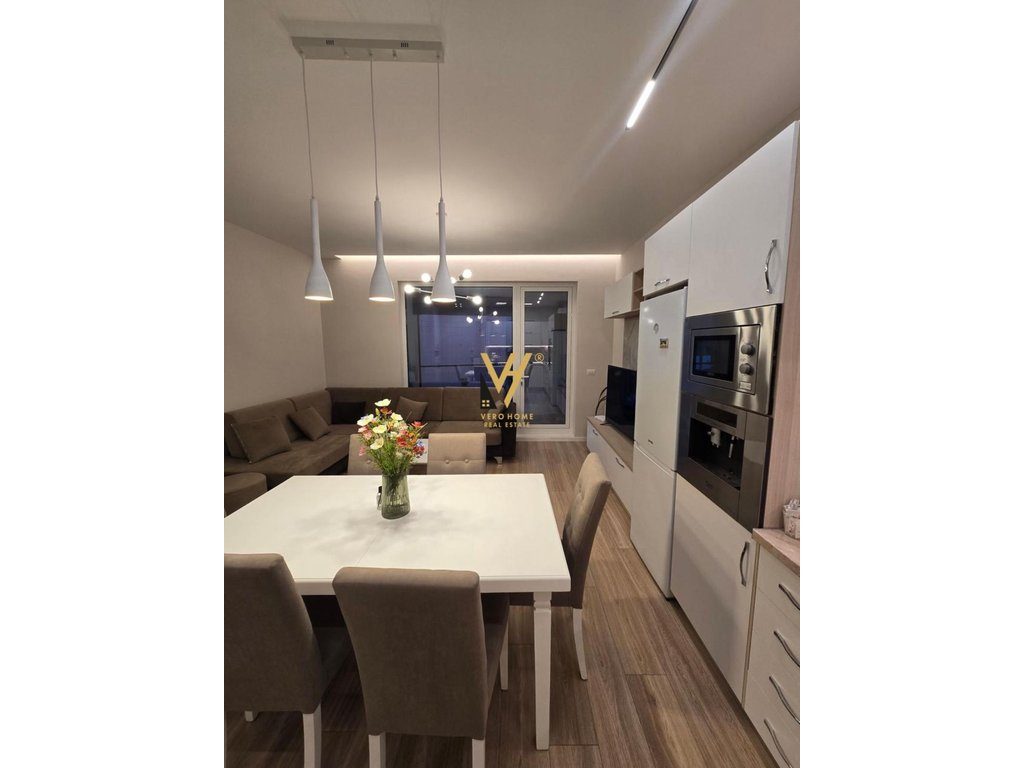 JEPET APARTAMENT 2+1+2+BLK ME QERA TEK BULEVARDI I RI 900 EURO