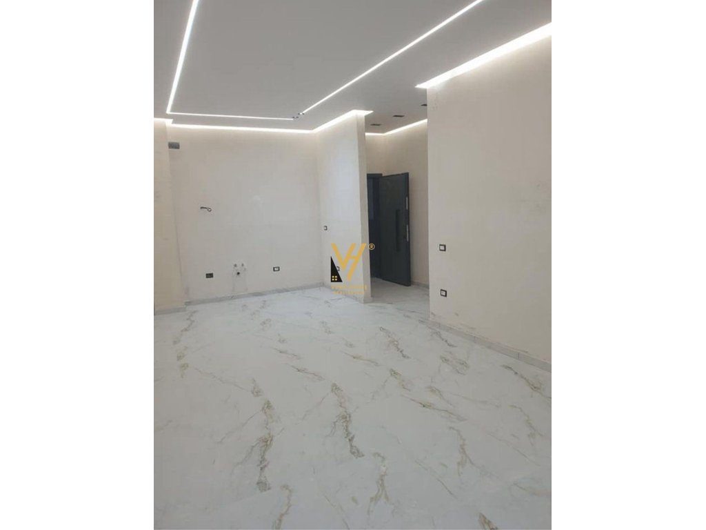JEPET AMBIENT BIZNESI 74 M2 ME QERA NE ASTIR 80.000 LEKE 2