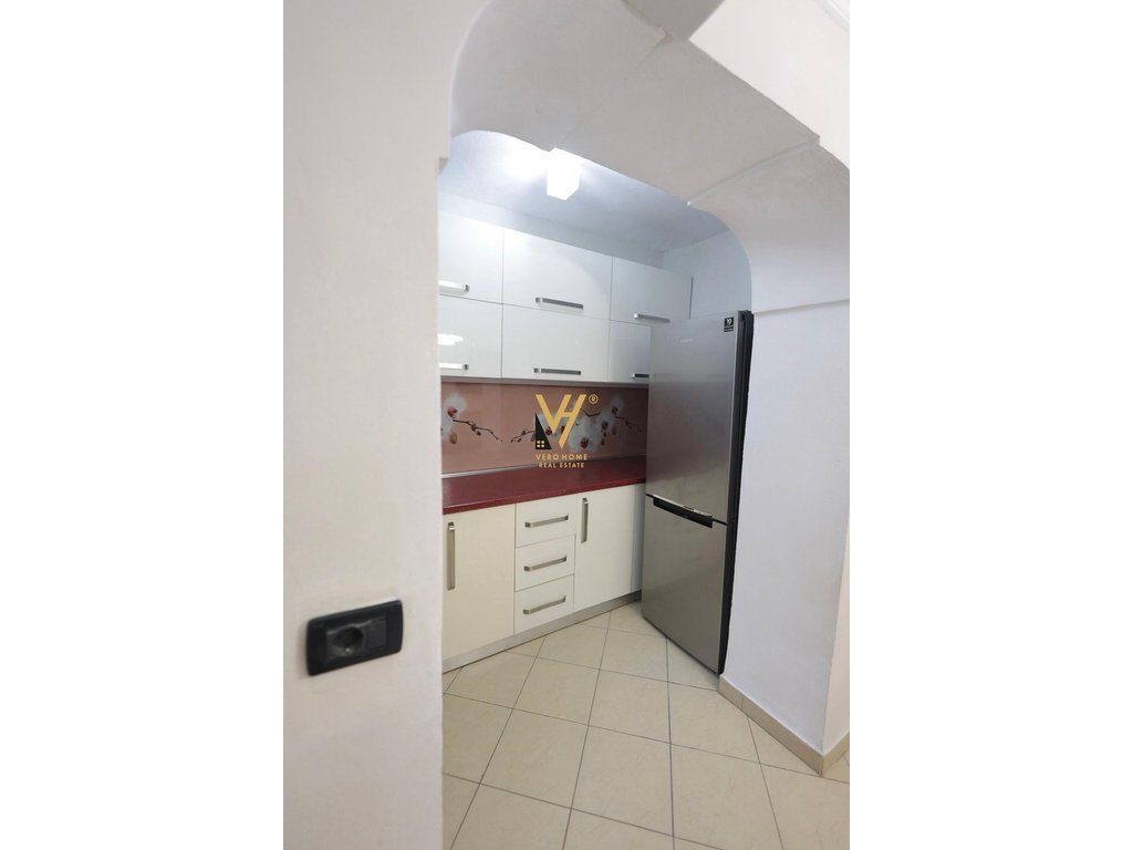 JEPET APARTAMENT 2+1 ME QIRA TE MARTENITETI I RI 60.000 LEKE 2