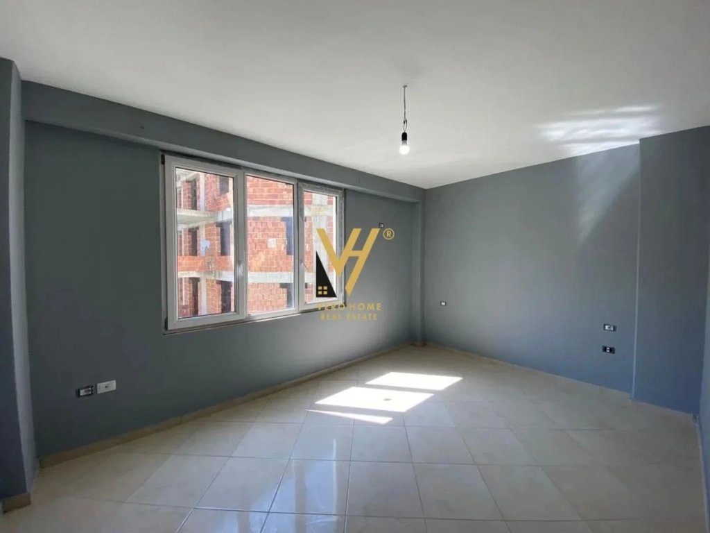 SHITET APARTAMENT 2+1+2 TE KOPSHTI BOTANIK 215.000 EURO 3