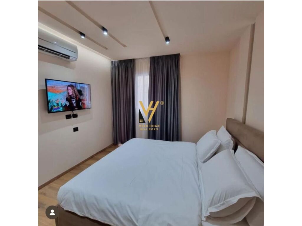 Shitet hotel + tre dyqane te rruga e Teleferikut, Fresku 4