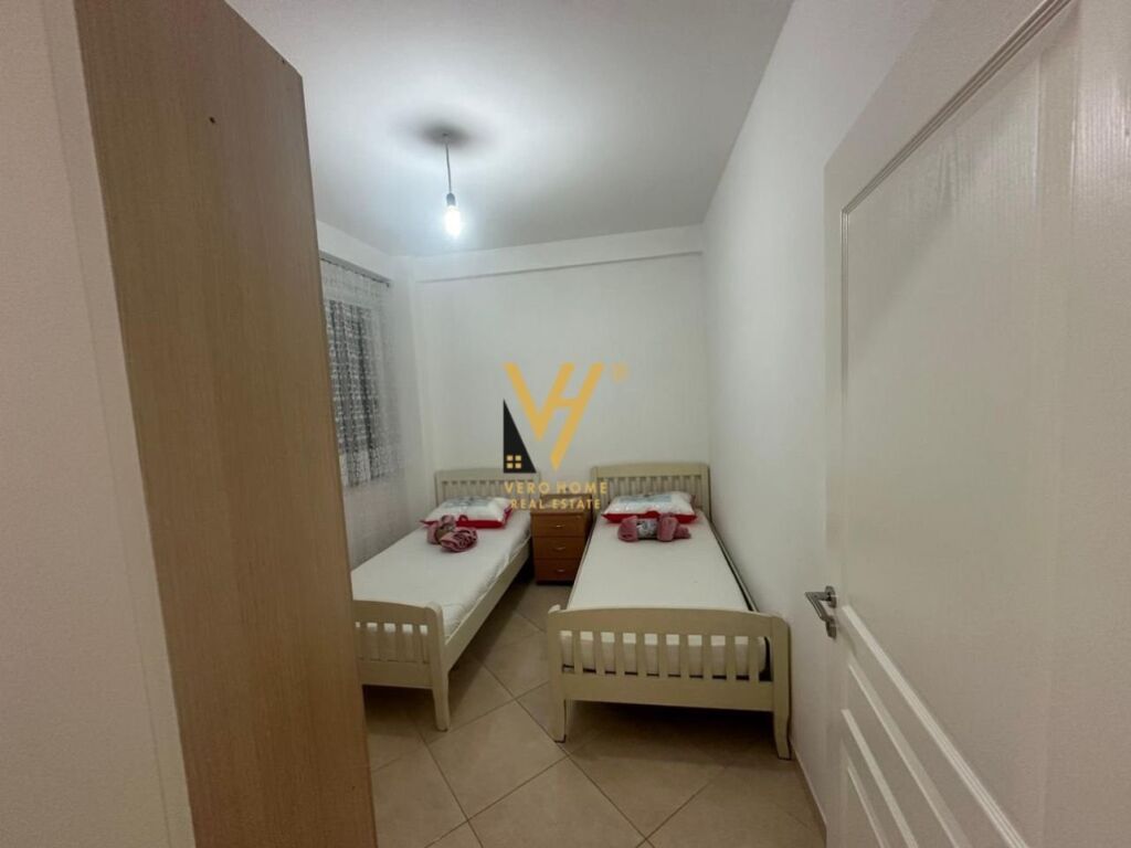 Jepet Apartament 2+1+ballkon me qera ne Vasil Shanto 85 m2 4