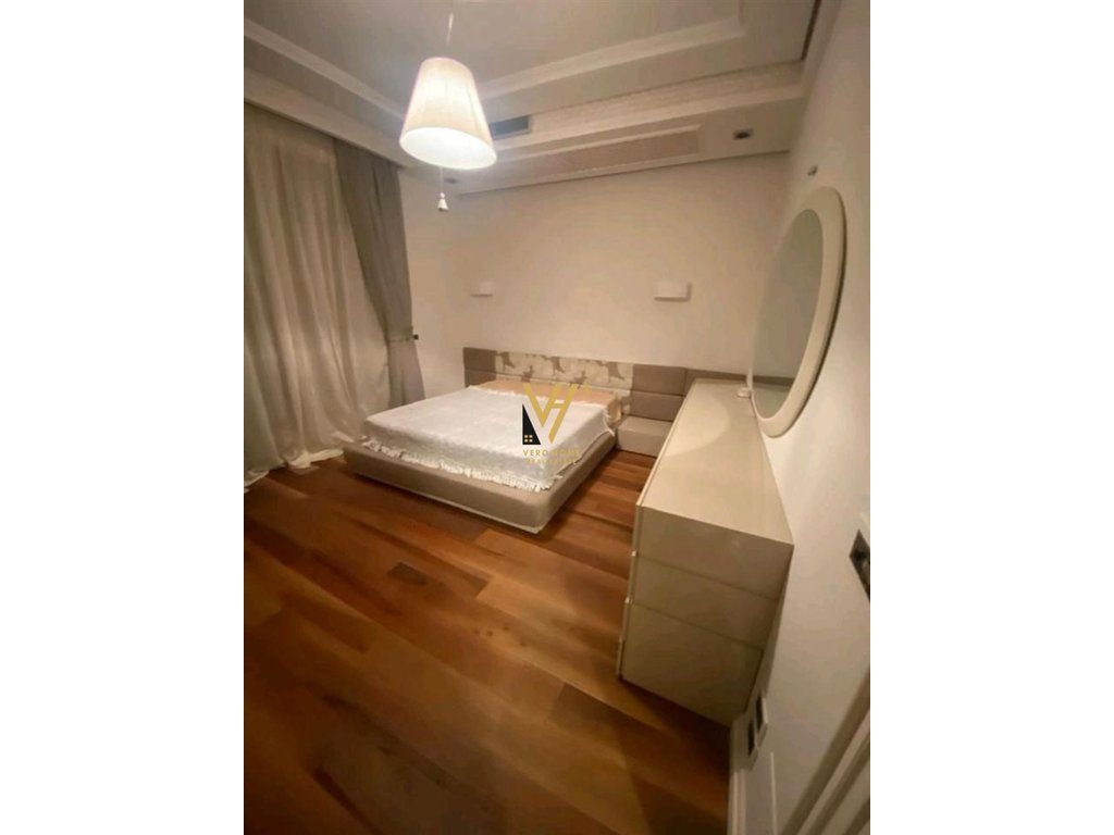 JEPET APARTAMENT 1+1+BLK ME QIRA TE SHKOLLA E KUQE 700 EURO 3