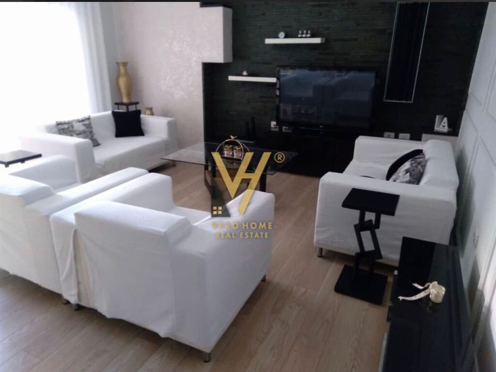 Jepet Apartament 2+1+2 me qera te Rruga Myslym Shyri 124 m2 3
