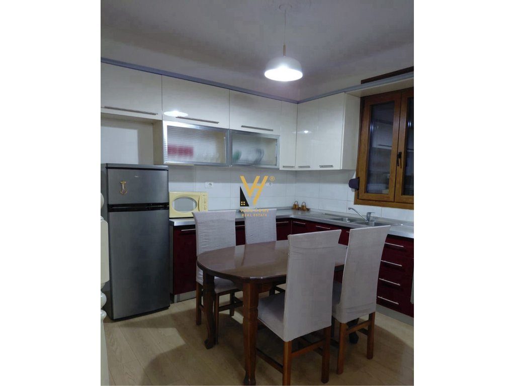 JEPET HYRJE 5+1+2+BLK ME QIRA NE ALI DEM 1.300 EURO 2
