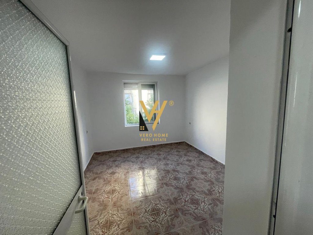 JEPET ZYRE 75 M2 ME QERA TE FERIT XHAJKO 50.000 LEKE 2