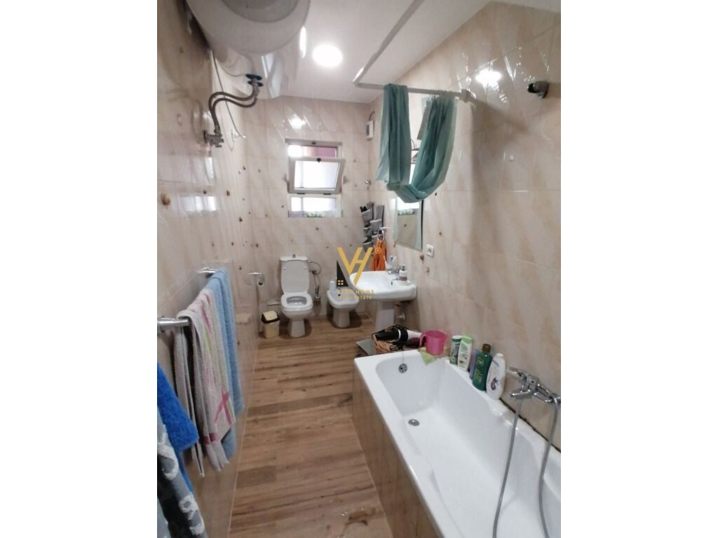 Shitet apartament 2+1 te Brryli, Marteniteti i Ri 80 m2 3