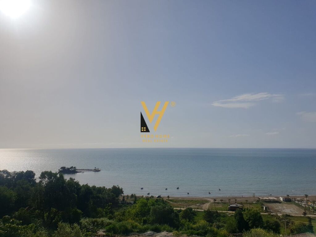 Shitet Toke ne Koder Karpen , Kavaje 900 m2