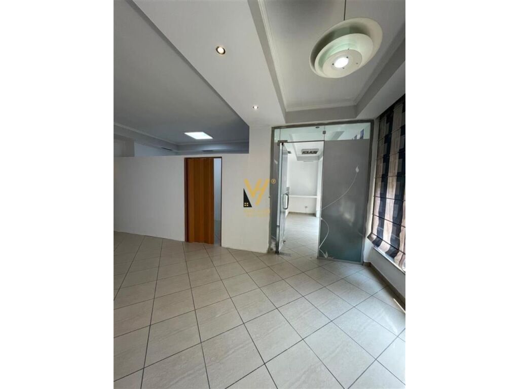 Jepet Zyre me qera te Rruga e Kavajes 60 m2 4