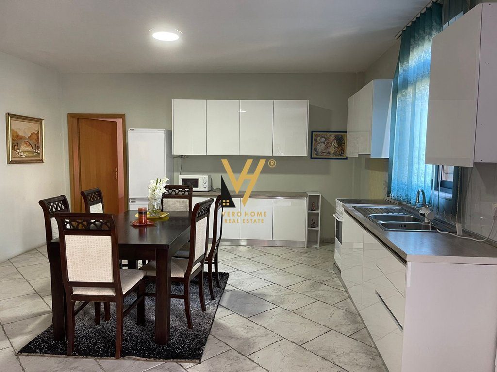 JEPET APARTAMENT 2+1 ME QERA TE RRUGA QEMAL STAFA 600 EURO 3