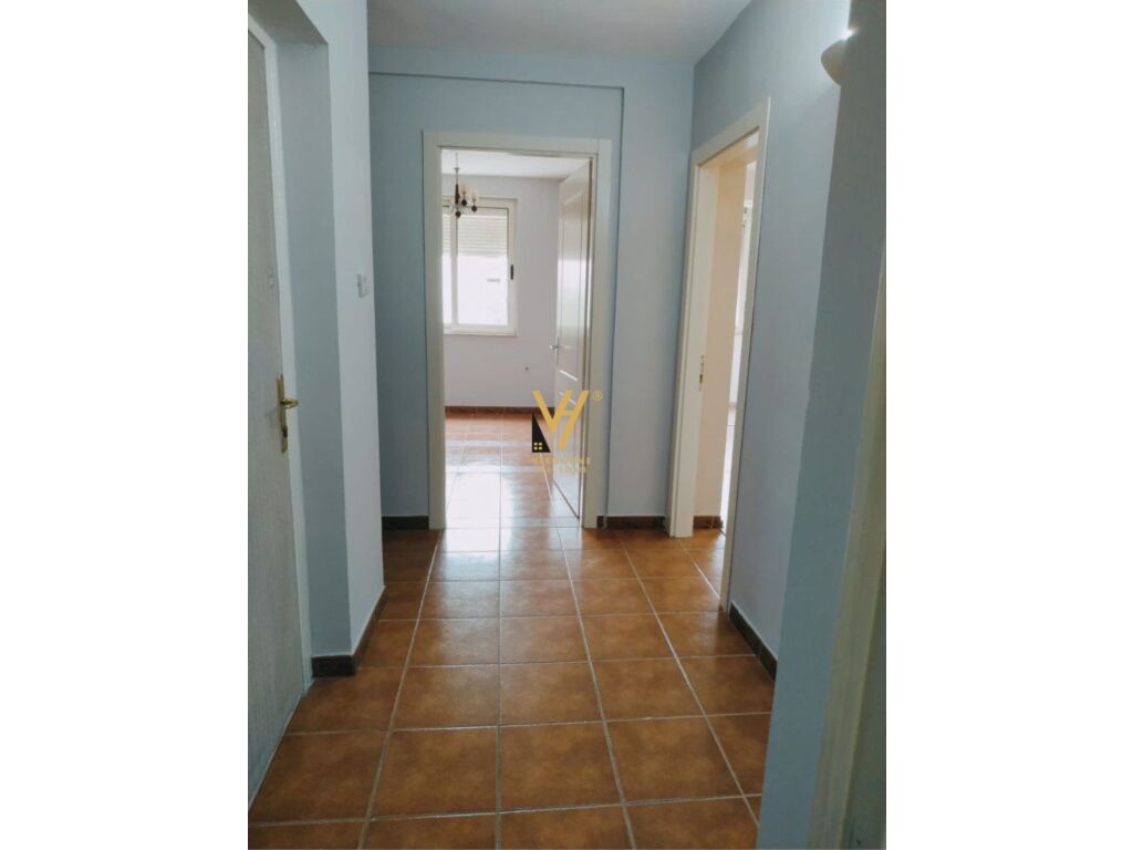 Jepet Apartament 1+1+ballkon me qera te 21 Dhjetori 50 m2 2
