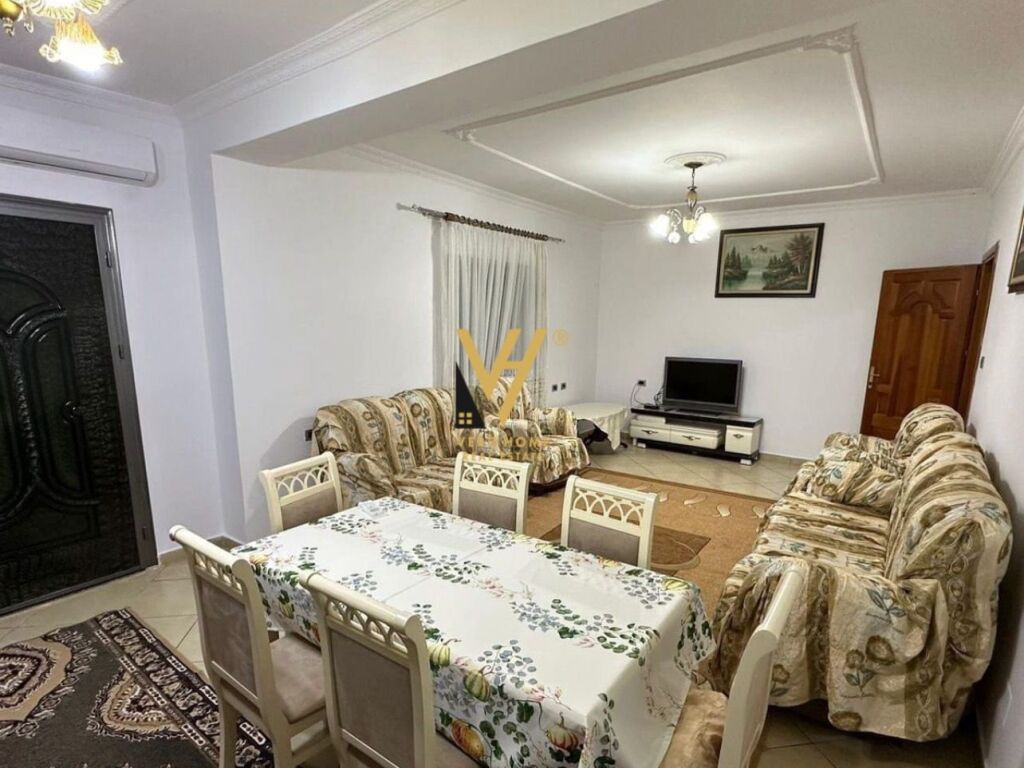 Jepet Shtepi Private me qera te Rruga 5 Maji 136 m2