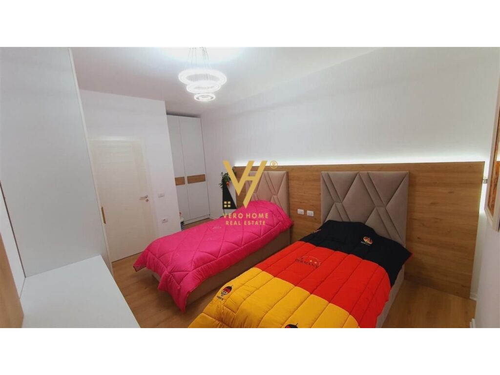 Shitet Apartament 2+1+2+ballkon te Rruga Dalip Topi 102 m2 4
