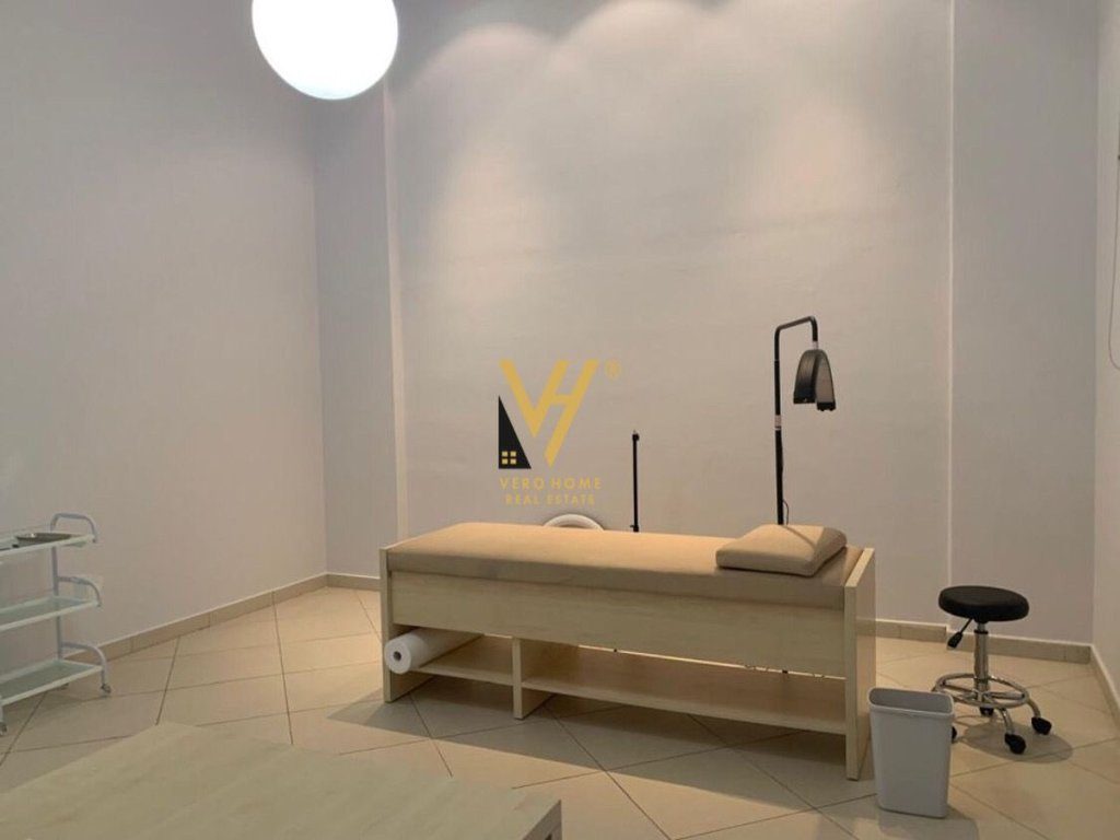 JEPET ME QIRA AMBIENT BIZNESI 40M2,RRUGA E DIBRES, 43.000 LEKE 2