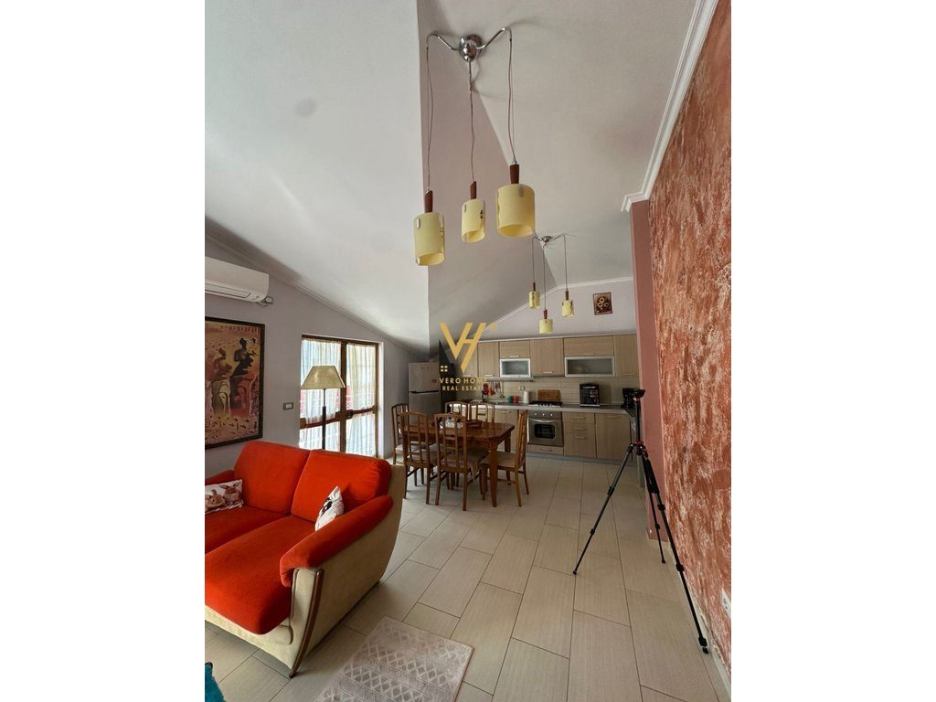 JEPET APARTAMENT 3+1 ME QIRA TE KOMUNA E PARISIT 1.000 EURO 2