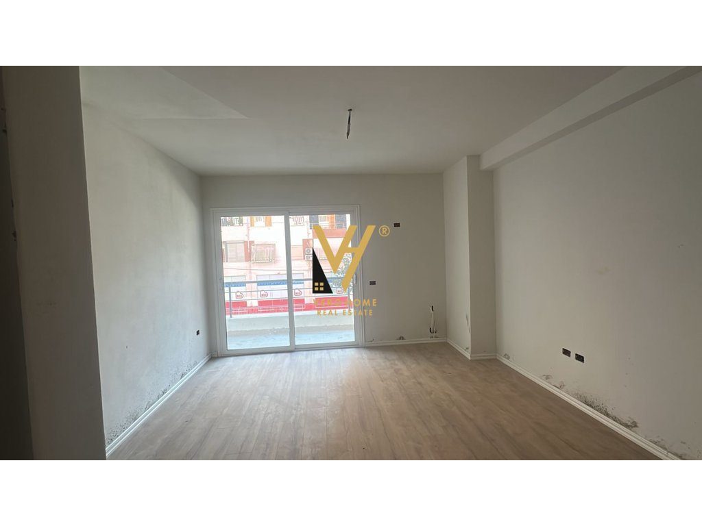 JEPET AMBIENT BIZNESI 260 M2 ME QERA NE YZBERISHT 1.500 EURO