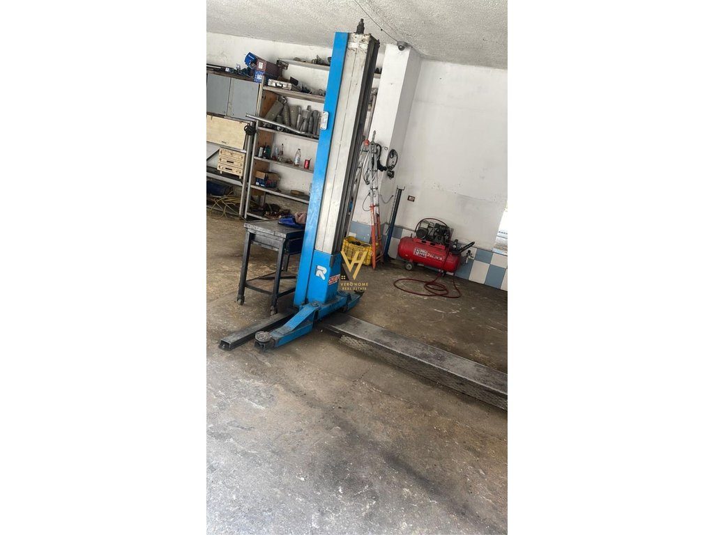 JEPET AUTOSERVIS 60 M2 ME QIRA TE RRUGA E DAJTIT 70.000 LEKE 1