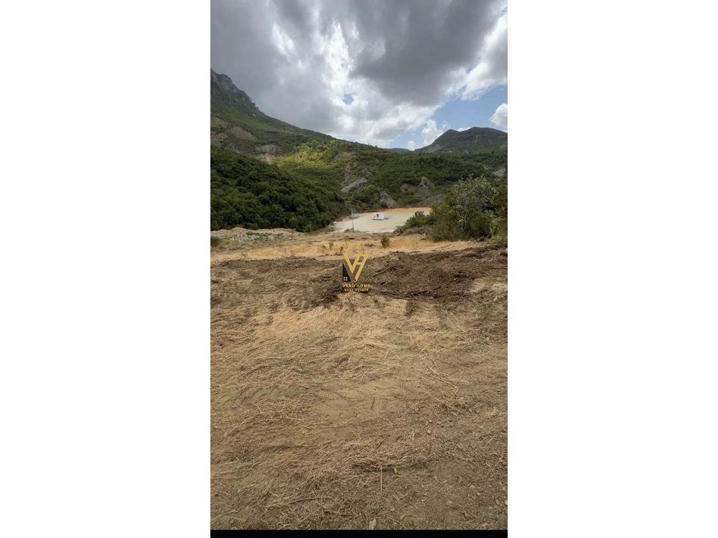 SHITET TOKE 2.000 M2 TE RRUGA E ARBRIT, TUFINE 200.000 EURO 2