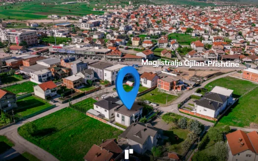 Shtëpi në shitje! 4
