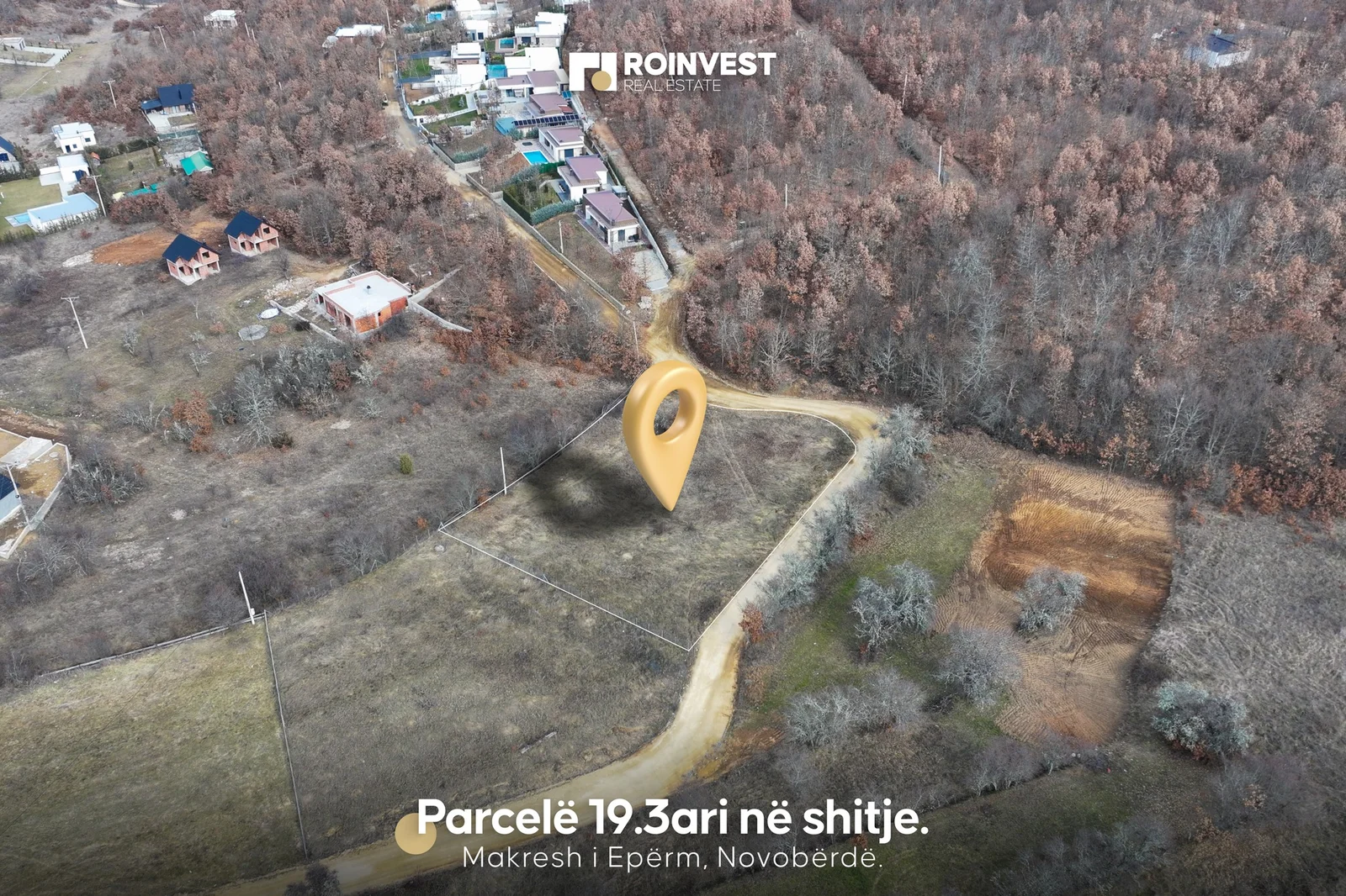 Parcelë në shitje!