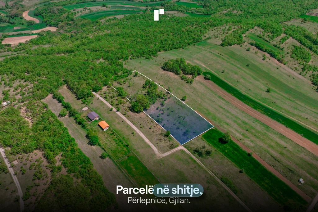 Parcelë në shitje!
