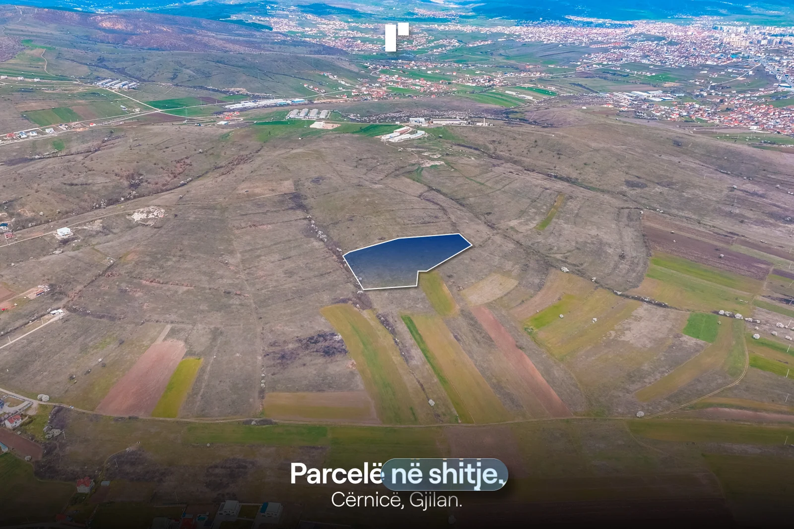 Parcelë në shitje!