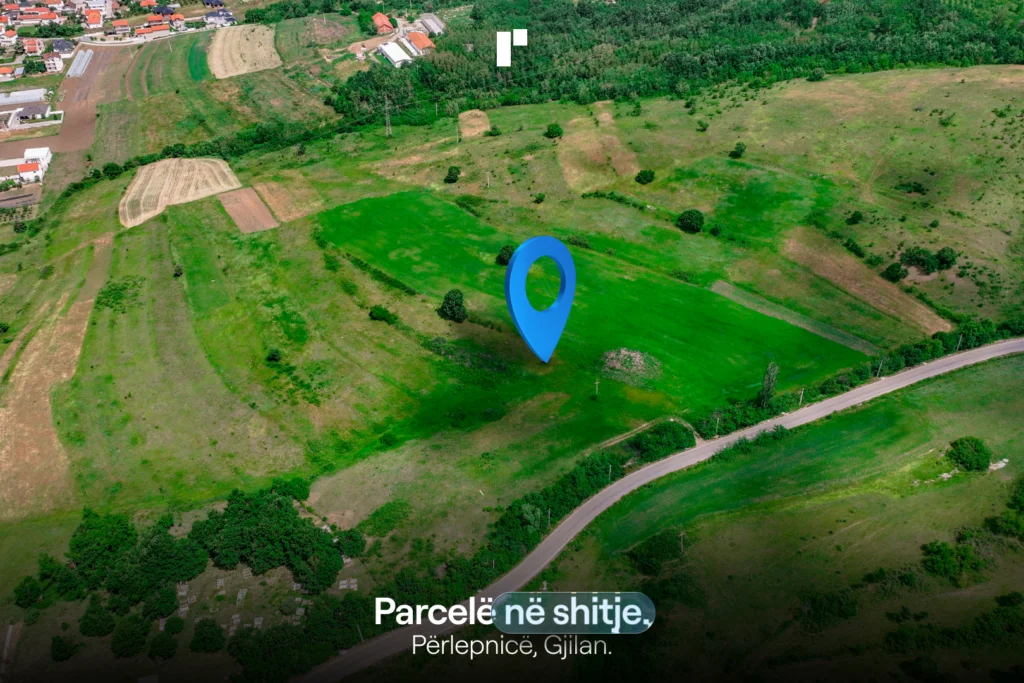 Parcelë në shitje!
