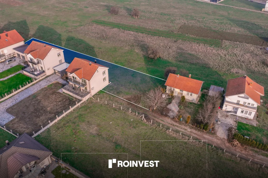 Parcelë në shitje!