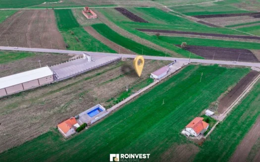 Parcelë në shitje! 4