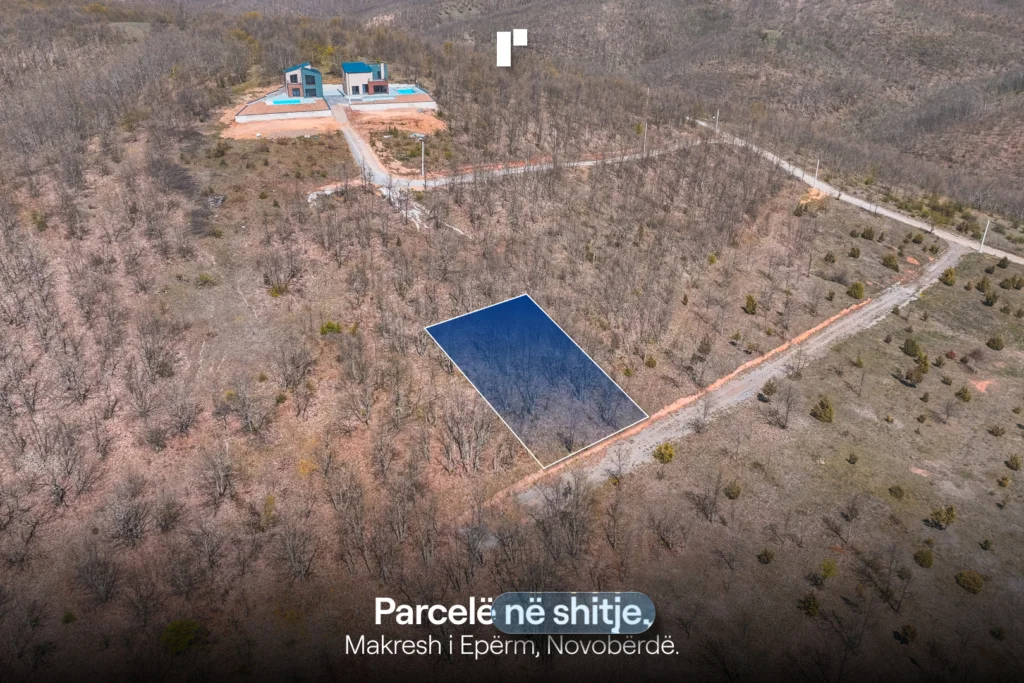 Parcelë në shitje!