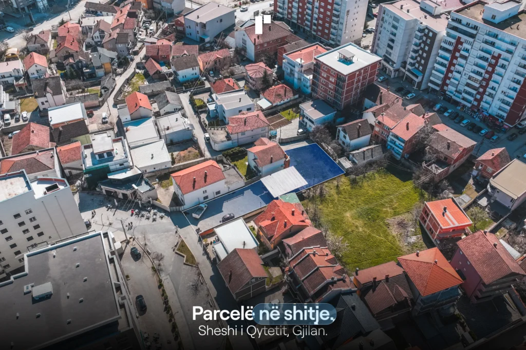 Parcelë në shitje!
