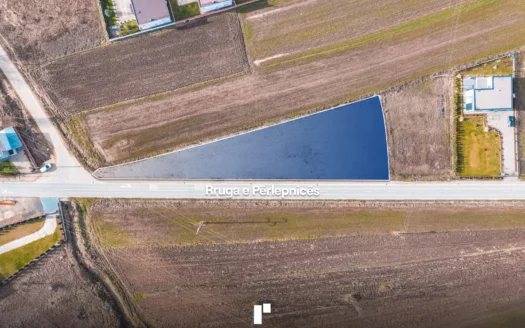 Parcelë në shitje! 3