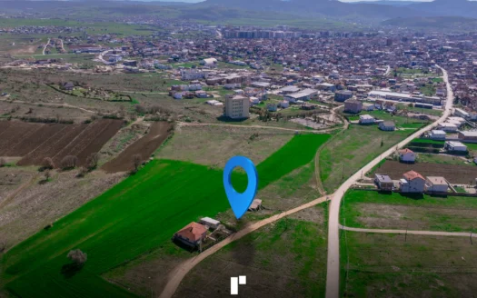 Parcelë në shitje! 4